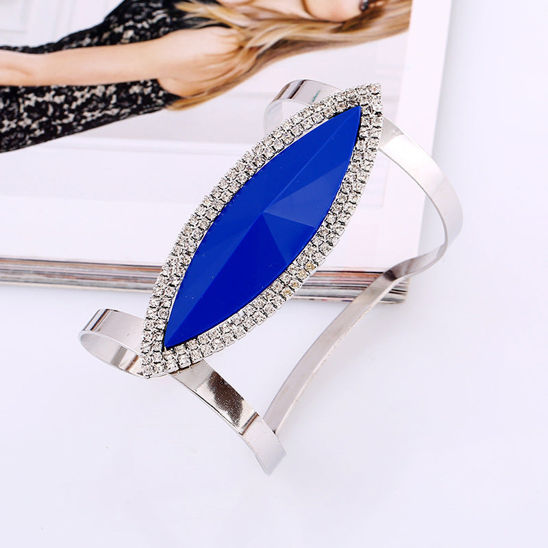 Exaggerated metal jewelry bracelet