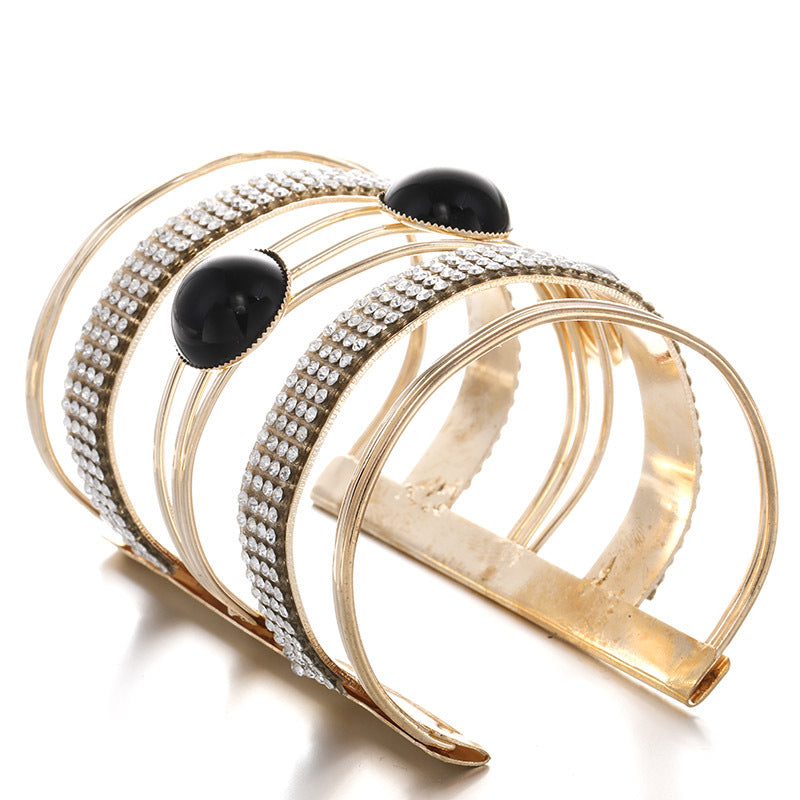 Exaggerated metal jewelry bracelet