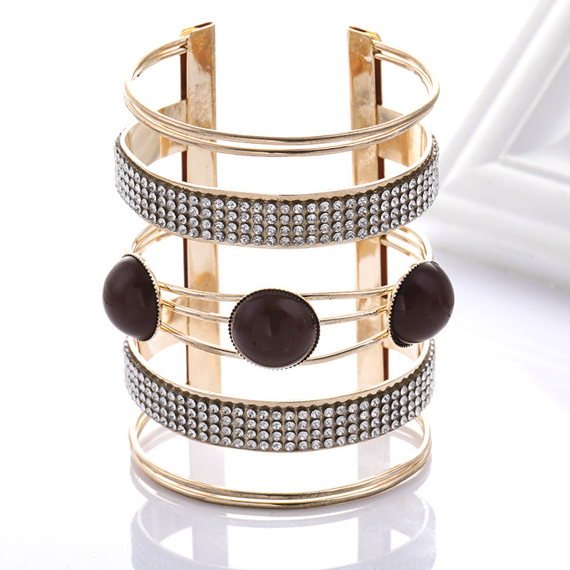 Exaggerated metal jewelry bracelet