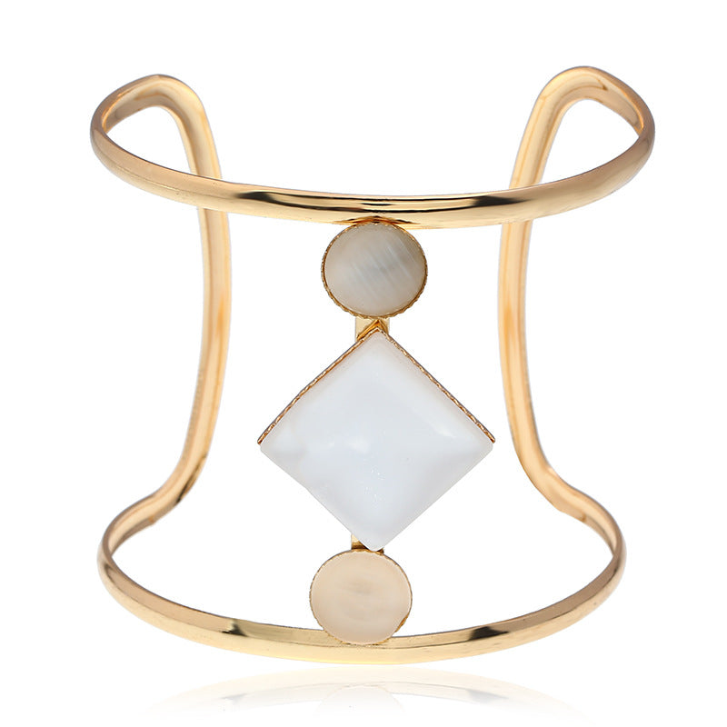 Exaggerated metal jewelry bracelet