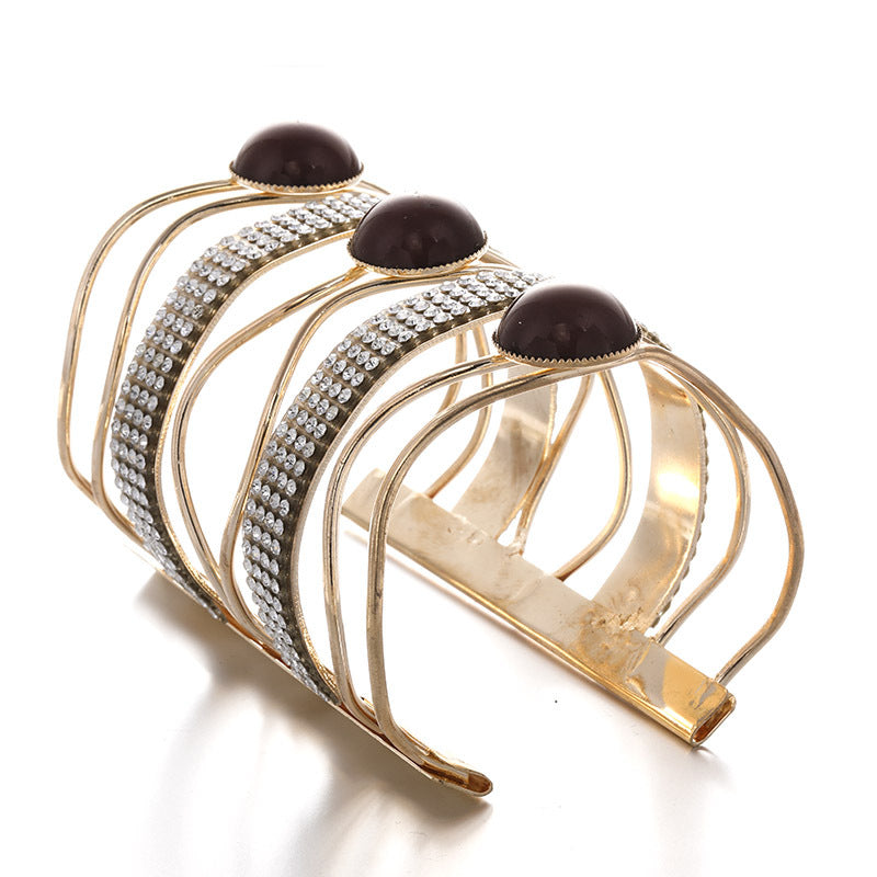 Exaggerated metal jewelry bracelet