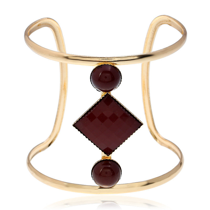 Exaggerated metal jewelry bracelet