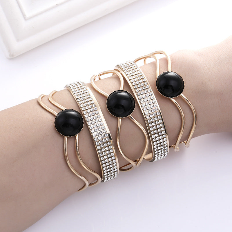 Exaggerated metal jewelry bracelet