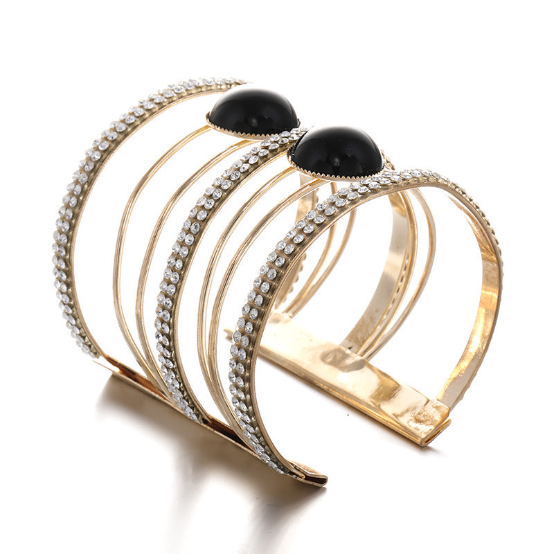 Exaggerated metal jewelry bracelet